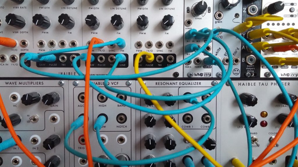 Art audio / Synthèse Modulaire 04, modulaire performé et spatialisation 3D